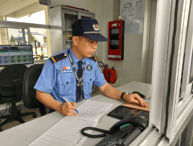 Entry/exit management of people and vehicles